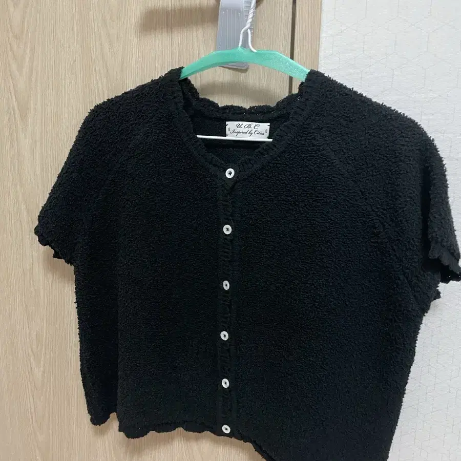 Urbanic30 Scallop Short Sleeve Cardigan on Bunjang Global Site.