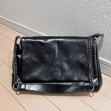 미사용 자라 락 플랩 숄더백 블랙