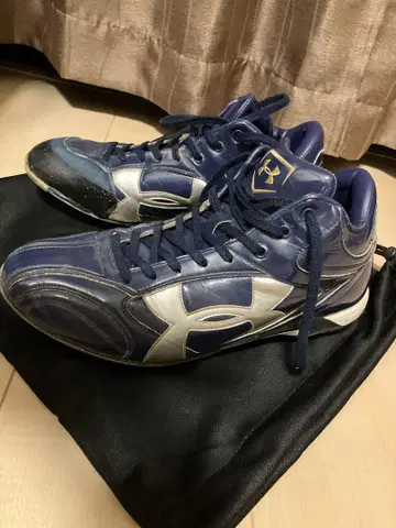 Under Armour 스파이크 슈즈 네이비/실버 (27.0cm)