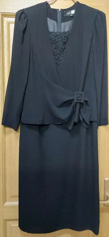 블랙 원피스 수트