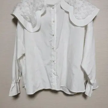 프릴 블라우스