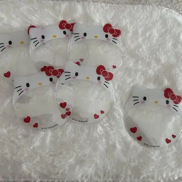 헬로키티 캔뱃지 커버
