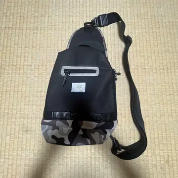 뉴발란스 숄더백 카모플라쥬