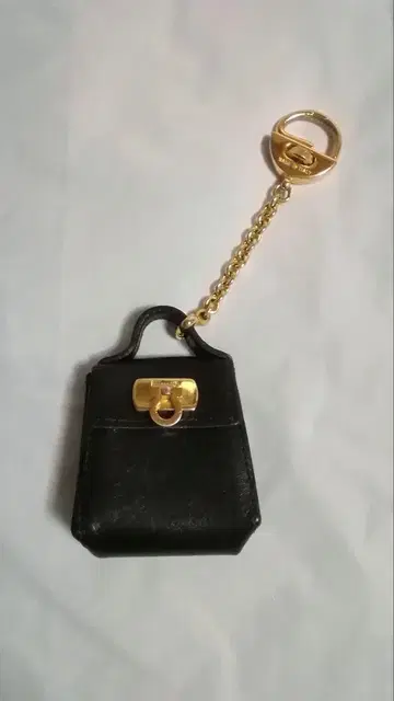살바토레 페라가모 키링 백 참
