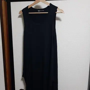 Y-3 블랙 슬리브리스 탑