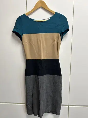 HUGO BOSS 휴고 보스 슬리브리스 원피스/멀티 컬러