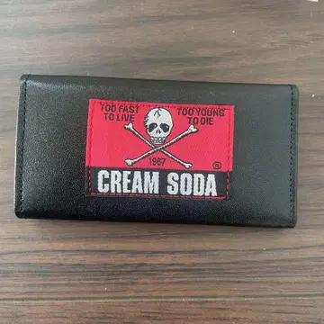 미사용 새상품 크림 소다 CREAM SODA 스컬 디자인 키케이스