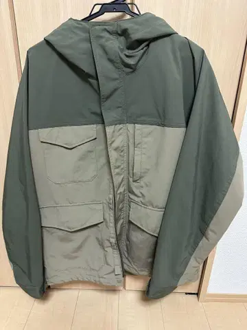 유니클로 유틸리티 후드티 베이지 방수 L 마운틴 후드티
