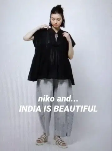 니코앤드 INDIA IS BEAUTIFUL 자수 볼륨 블라우스 블랙