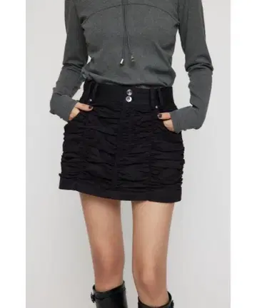 LAGUA GEM SHIRRING 숏 팬츠 블랙