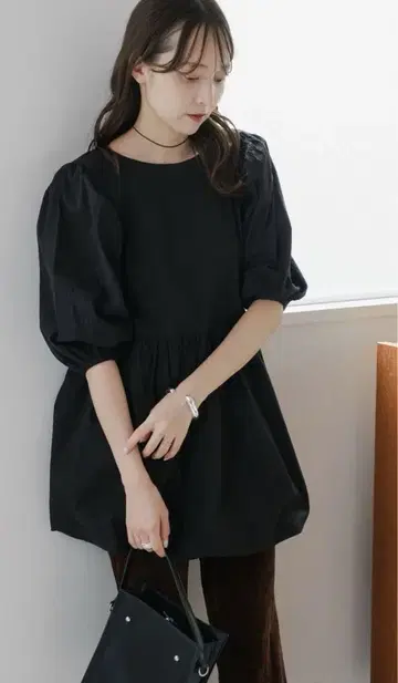 kastane 벌룬 개더링 5부 소매 튜닉