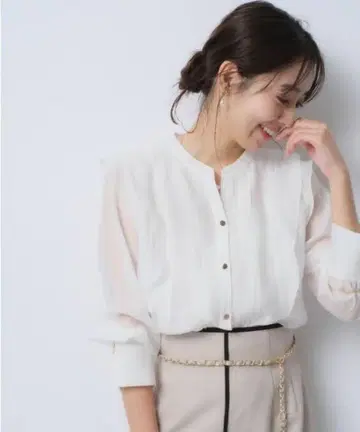 에어리 프릴 블라우스