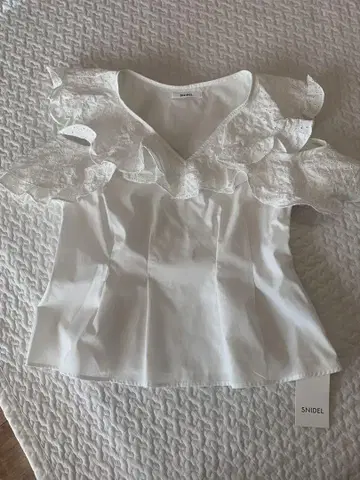 snidel 프릴 블라우스 새상품