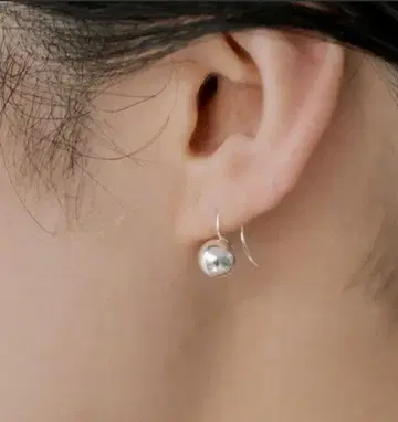 ear PAPILLONNER 귀걸이