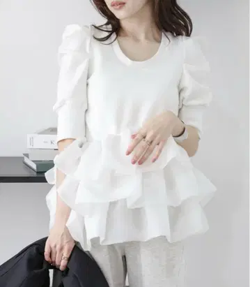 AMELY 벌룬 프릴 도킹 상의