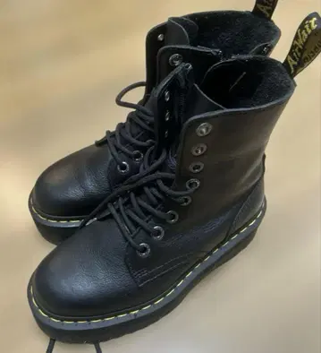 Dr.Martens 닥터마틴 JADON 8홀 부츠