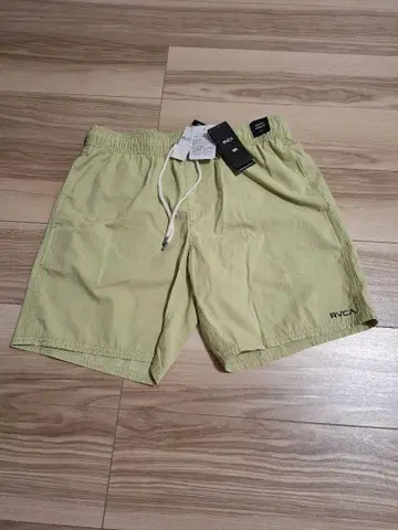 RVCA 루카 M 사이즈 숏 팬츠
