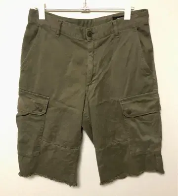 2 green man 컷오프 카고 숏 팬츠