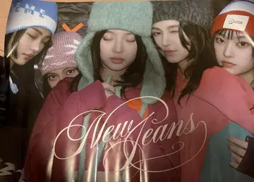 NewJeans OMG Ditto 유니버설 뮤직 스토어 A2 포스터