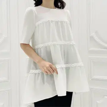 아베닐 에투알 프릴 절개 플레어 블라우스
