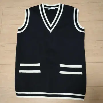 신상 BI-COLOR DEEP V NECK VEST