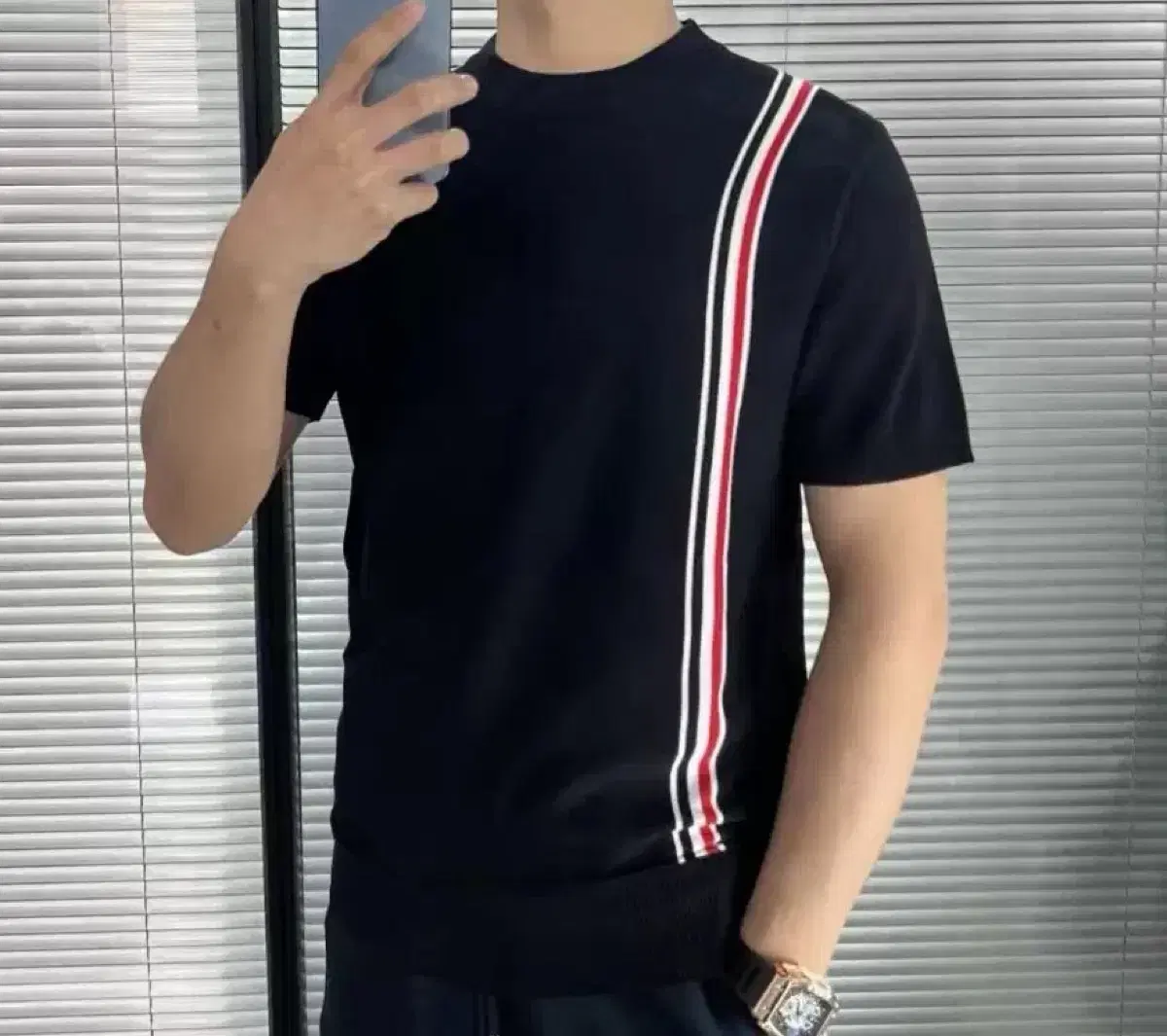 삼선 라인 라운드 반팔 니트