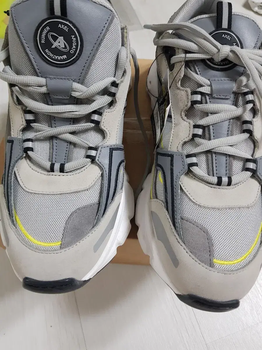 Retail price ₩370,000 Axel Arigato 260 Sneakers (New)