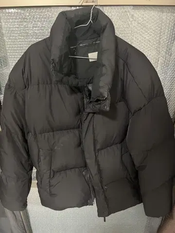 블랙 다운 자켓 숏 기장