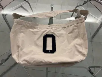 베이지 토트백 자수 디자인