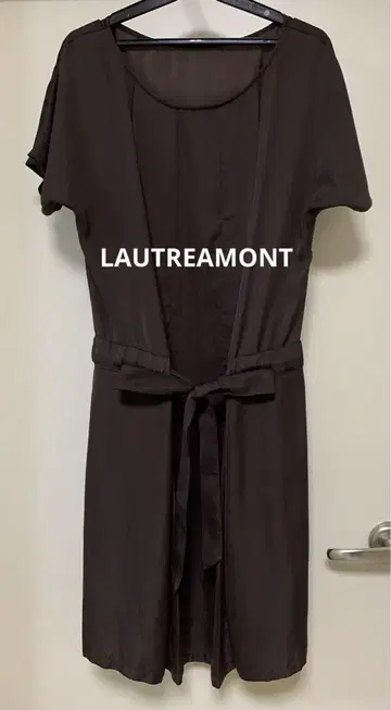 LAUTREAMONT 턱 허리 리본 새틴 브라운 원피스