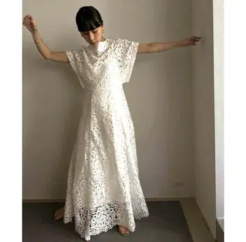 MEDI 2웨이 플레어 화학 레이스 드레스