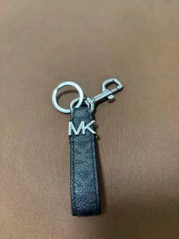 MK 가죽 키링 블랙