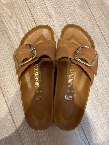 BIRKENSTOCK 브라운 버클 샌들 37