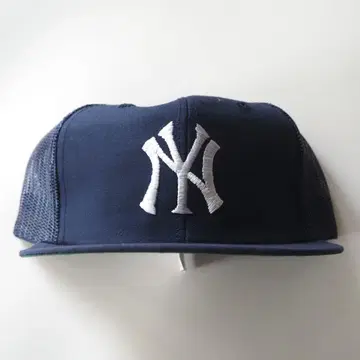 데드스탁 80년대 MLB NEWYORK YANKEES MESH CAP