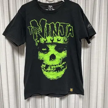 근육맨 THE NINJA 스컬 티셔츠