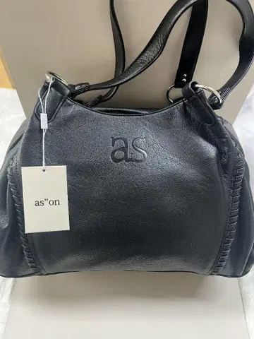 새상품 as"on 블랙 가죽 핸드백 big