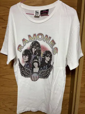 RAMONES 티셔츠 화이트 M 사이즈 구제 의류 라스트 리버티 밴 T