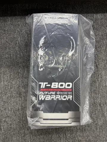PRESENT TOYS 피규어 T-800