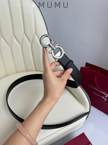 새상품급 페라가모 간치니 가죽 벨트 실버 버클 블랙