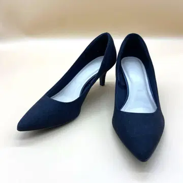 블랙 스틸레토 힐 펌프스