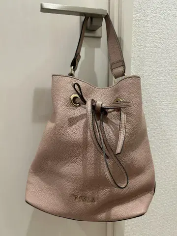 FURLA 훌라 핑크 버킷 백