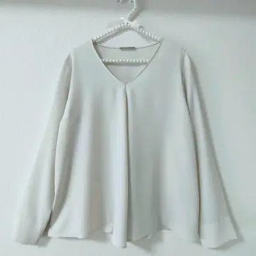 새상품급 띠어리 럭스 블라우스 일본제 베이지 38