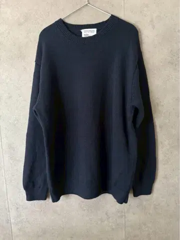디스 이즈 어 스웨터 THIS IS A SWEATER 플레인 니트 스웨터
