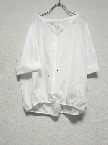 언타이틀 화이트 리본 포함 반팔 셔츠 새상품급