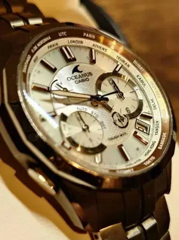 카시오 오시아누스 만타 OCW-S2400