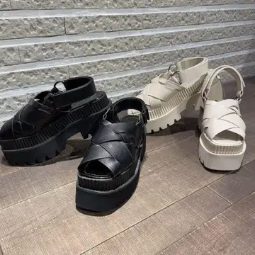 JEANASIS 구르카 샌들 블랙 통굽