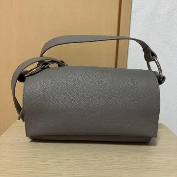 비어즐리 가죽 바디백