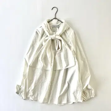 22년 모델 네미카 레리안 세탁 가능한 보타이 블라우스 화이트 2 사이즈