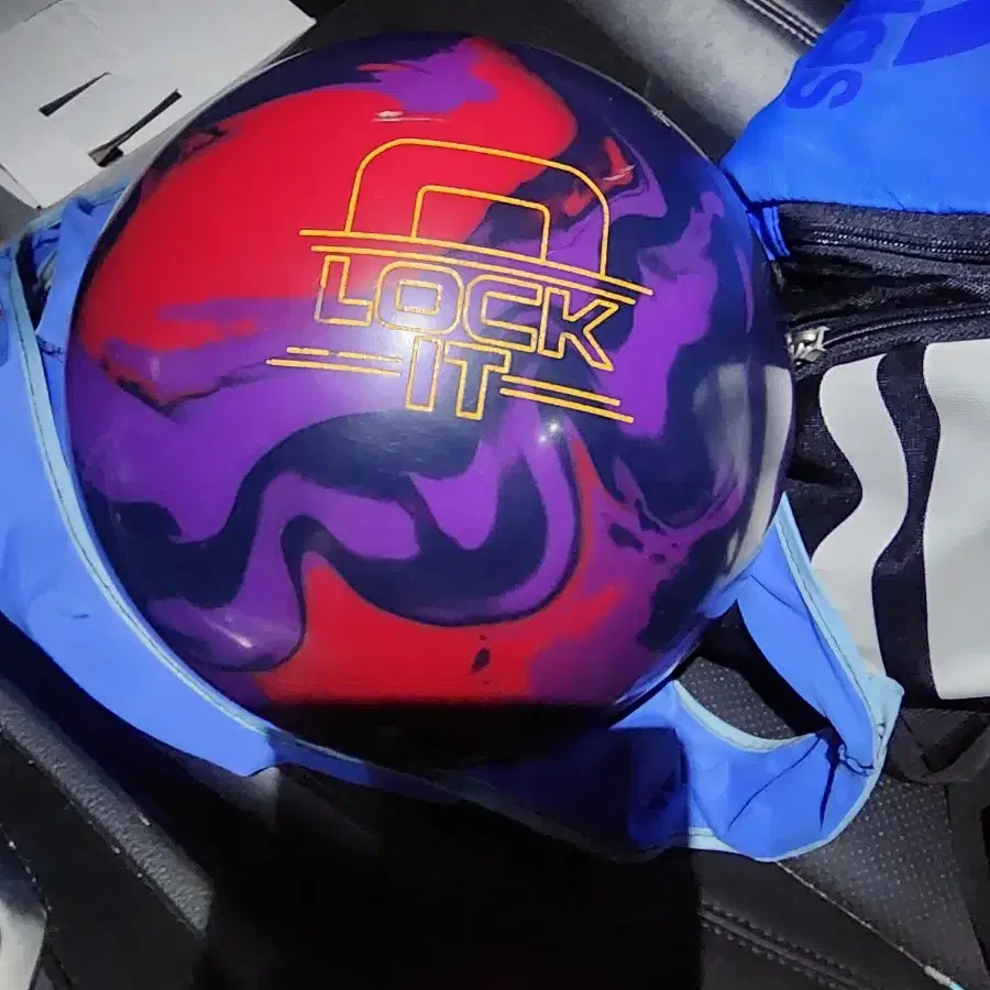 ハイスポーツ社 ストーム ソリッドロック 15P ボウリングボール