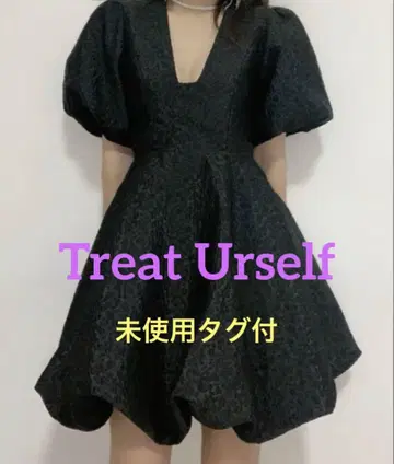 TreatUrself 퍼프 슬리브 미니 드레스 미사용 택 포함